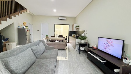 Rumah di Discovery Aluvia Bintaro, Minimalis modern siap huni di Sektor 9