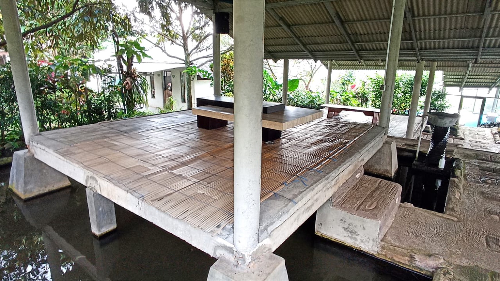 DIJUAL LAHAN USAHA KULINER, TRAWAS