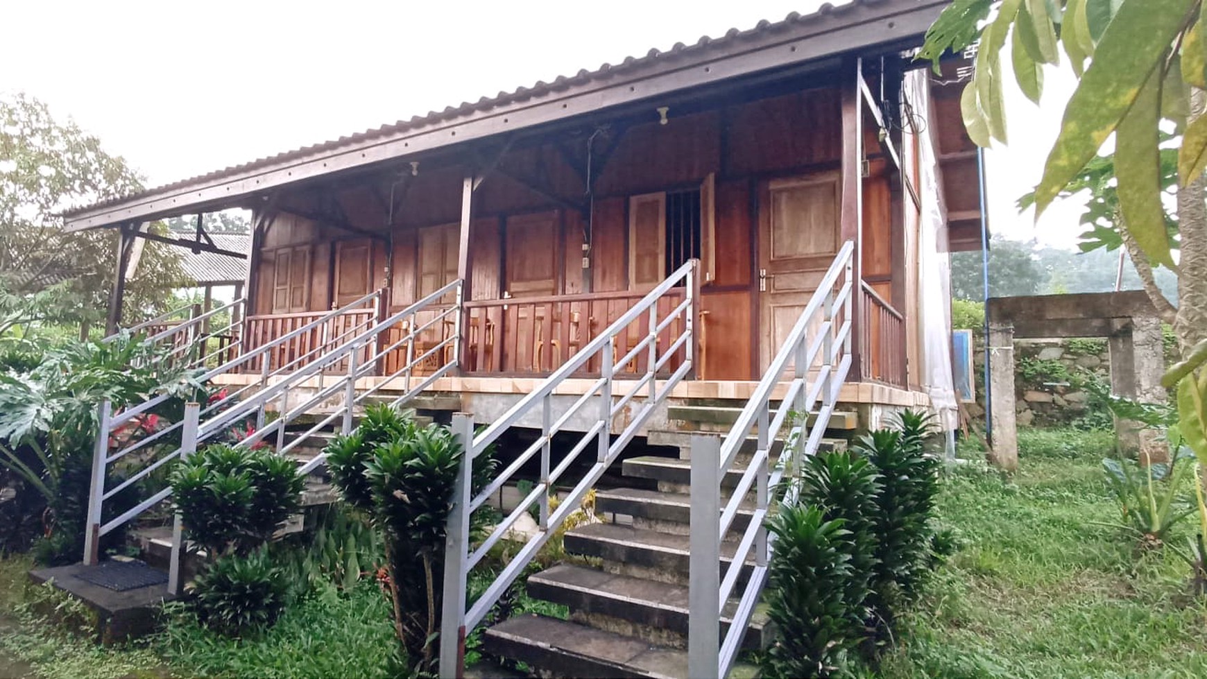 DIJUAL LAHAN USAHA KULINER, TRAWAS