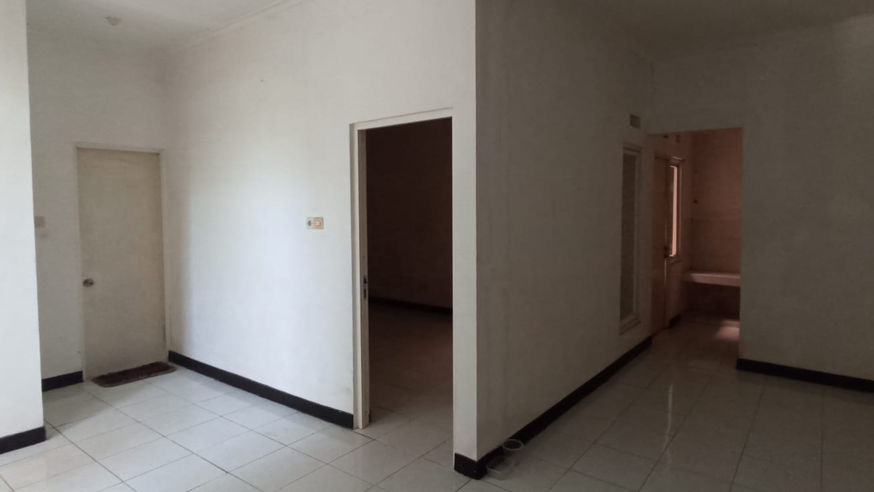 DIJUAL RUMAH SIAP HUNI - VALENCIAN GARDEN, GEDANGAN
