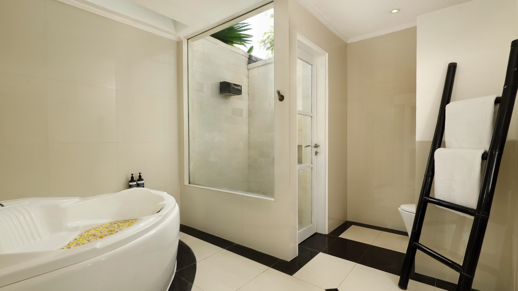Luxurious Leasehold Villa In Heart Seminyak Drupadi Bali