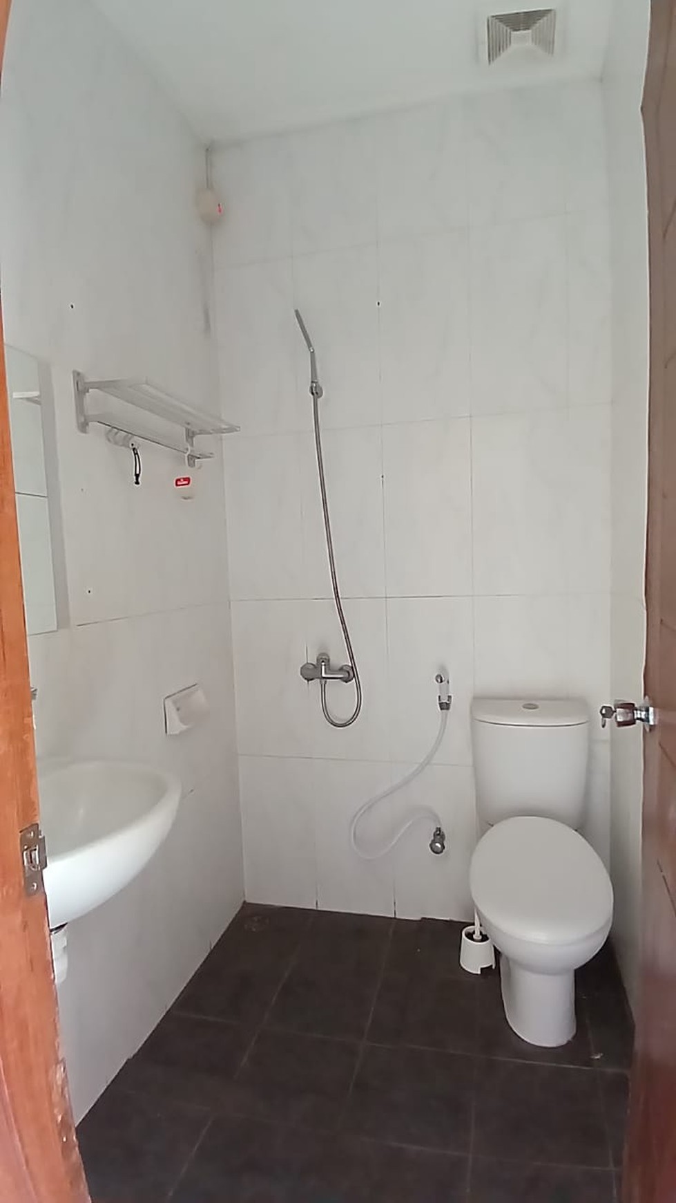 Rumah 2 Lantai Siap Huni dengan Hunian Nyaman dan Asri @Bintaro Sektor 9