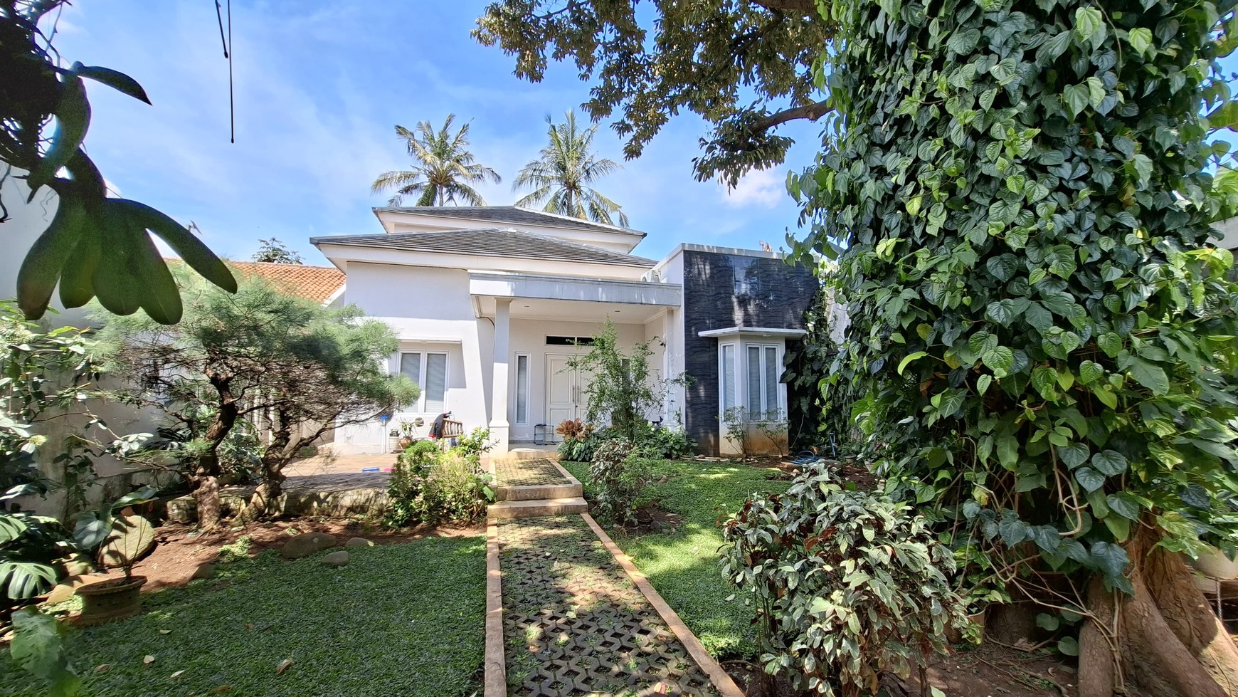 Tanah Luas Bonus 3 Rumah Siap Huni, Jl. Kahfi 1, Jagakarsa, Jakarta Selatan