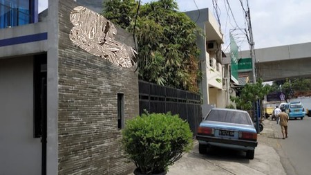 Di Jual Gedung 4 lantai lokasi di Jl. Pulo Asem Utara Pulo Gadung Jakarta Timur  