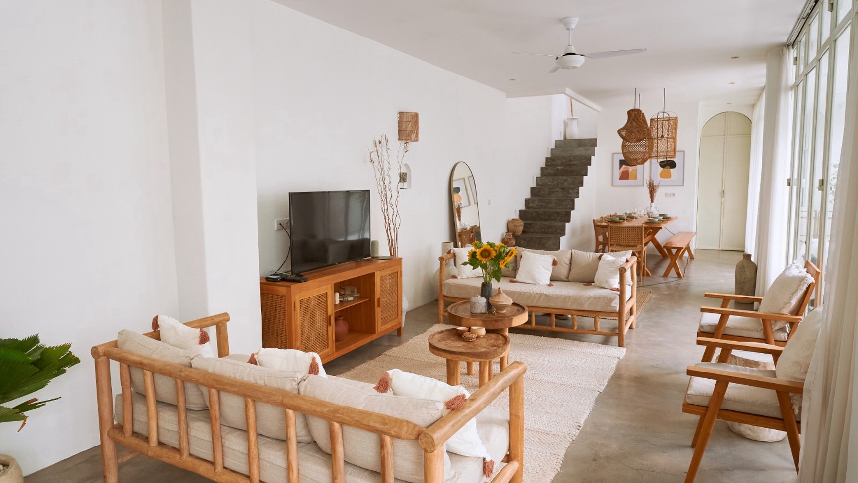 Leasehold - Stylish 3-Bedroom Villa Near L'Osteria Canggu, Bali
