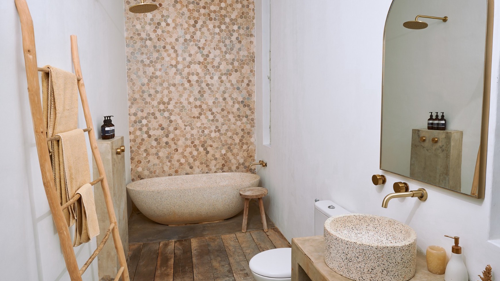 Leasehold - Stylish 3-Bedroom Villa Near L'Osteria Canggu, Bali