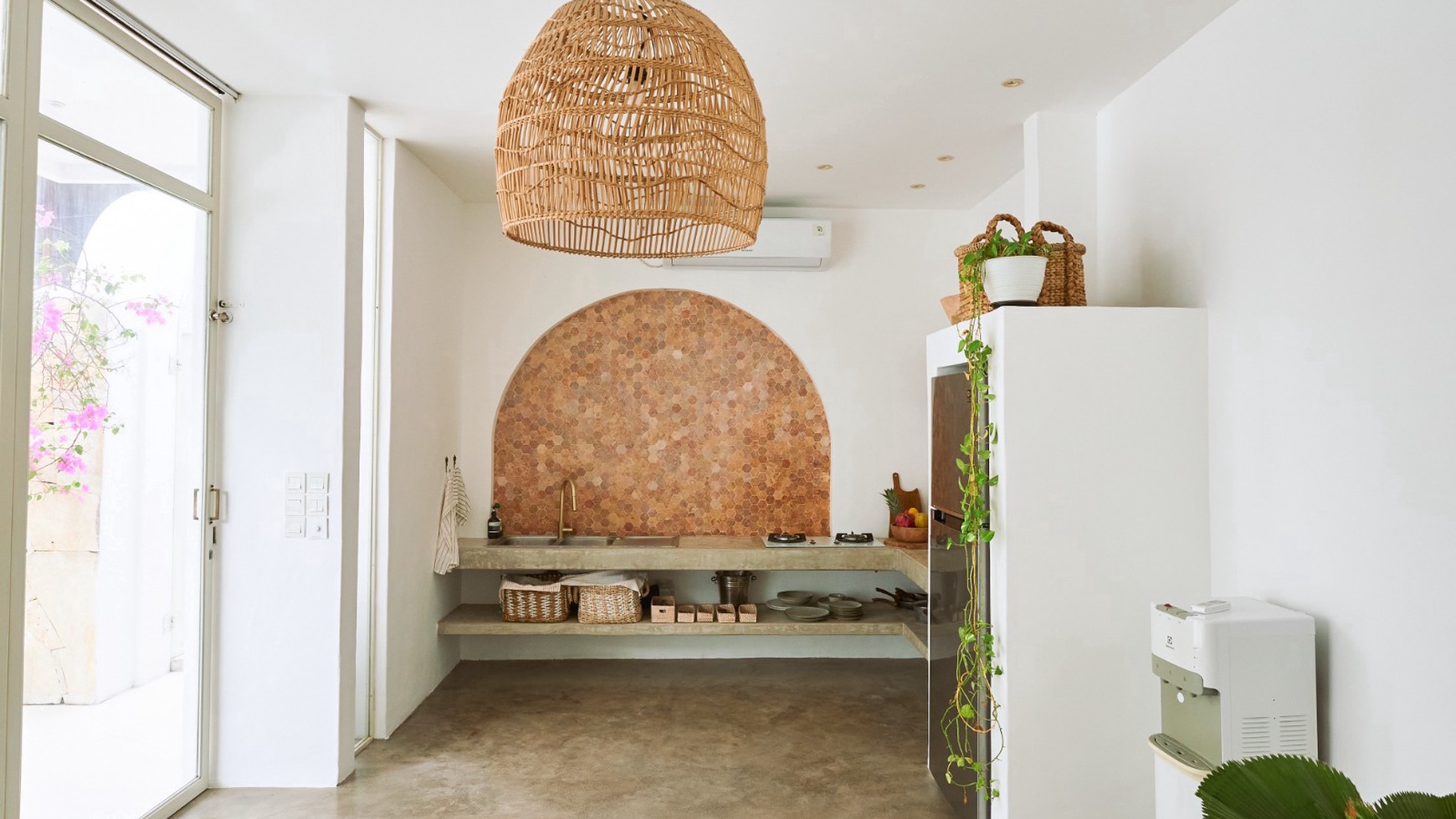 Leasehold - Stylish 3-Bedroom Villa Near L'Osteria Canggu, Bali