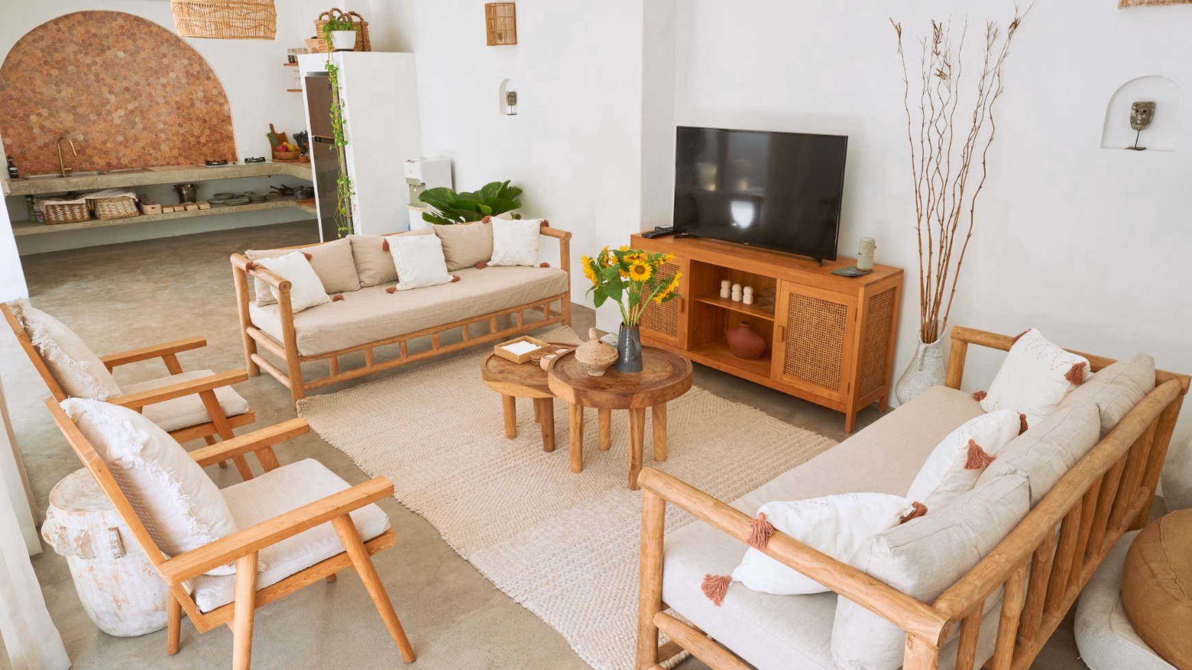 Leasehold - Stylish 3-Bedroom Villa Near L'Osteria Canggu, Bali