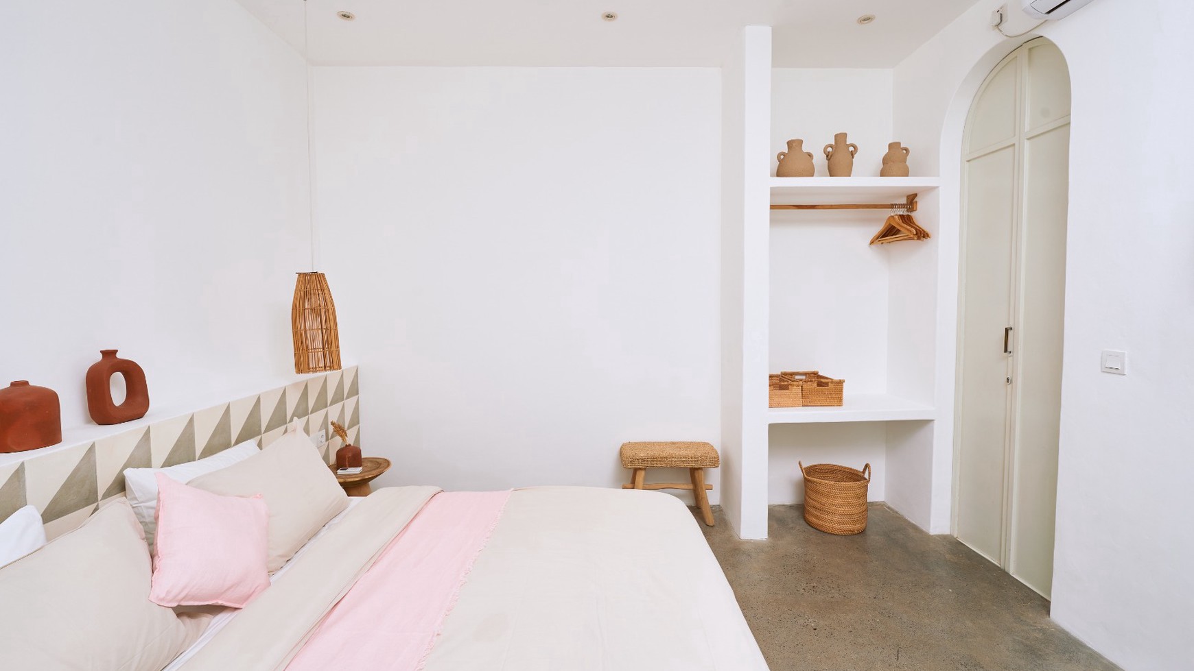 Leasehold - Stylish 3-Bedroom Villa Near L'Osteria Canggu, Bali