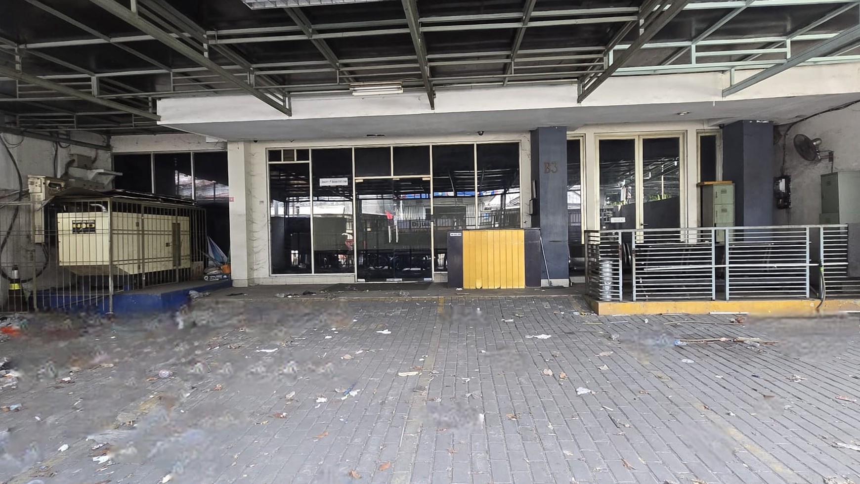 Mini building 4 lantai strategis zona komersil di jalan Guru Mugni. karet setiabudi - jakarta Selatan
