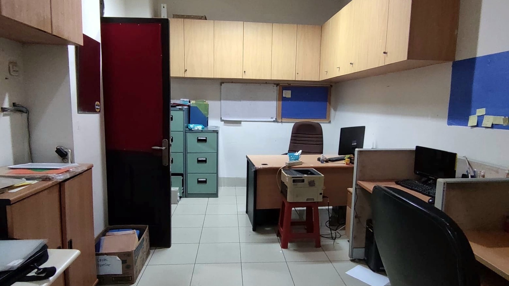 Mini building 4 lantai strategis zona komersil di jalan Guru Mugni. karet setiabudi - jakarta Selatan