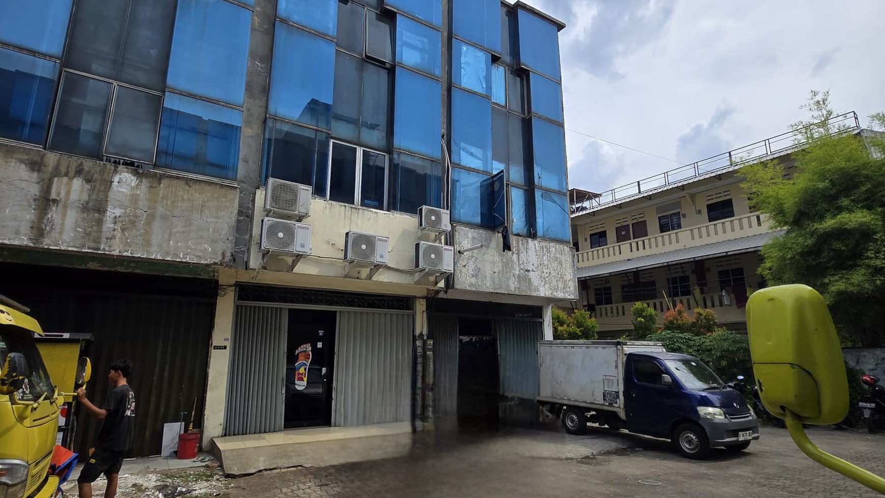 Ruko Arcadia 4 lantai bagus terawat sudah ada partisi dan 7 unit Ac, Jl. Daan mogot raya - Tanggerang.