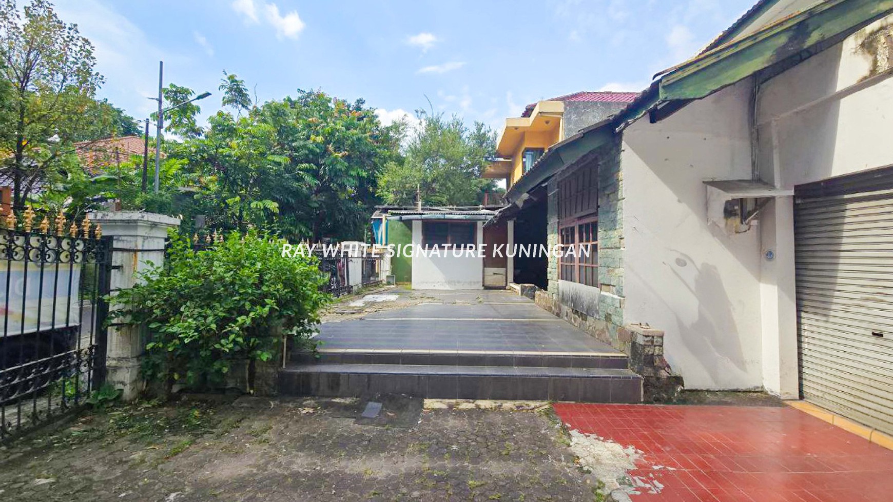 Dijual Rumah Tua 2 Lantai Di Bendungan Hilir Lokasi Bagus