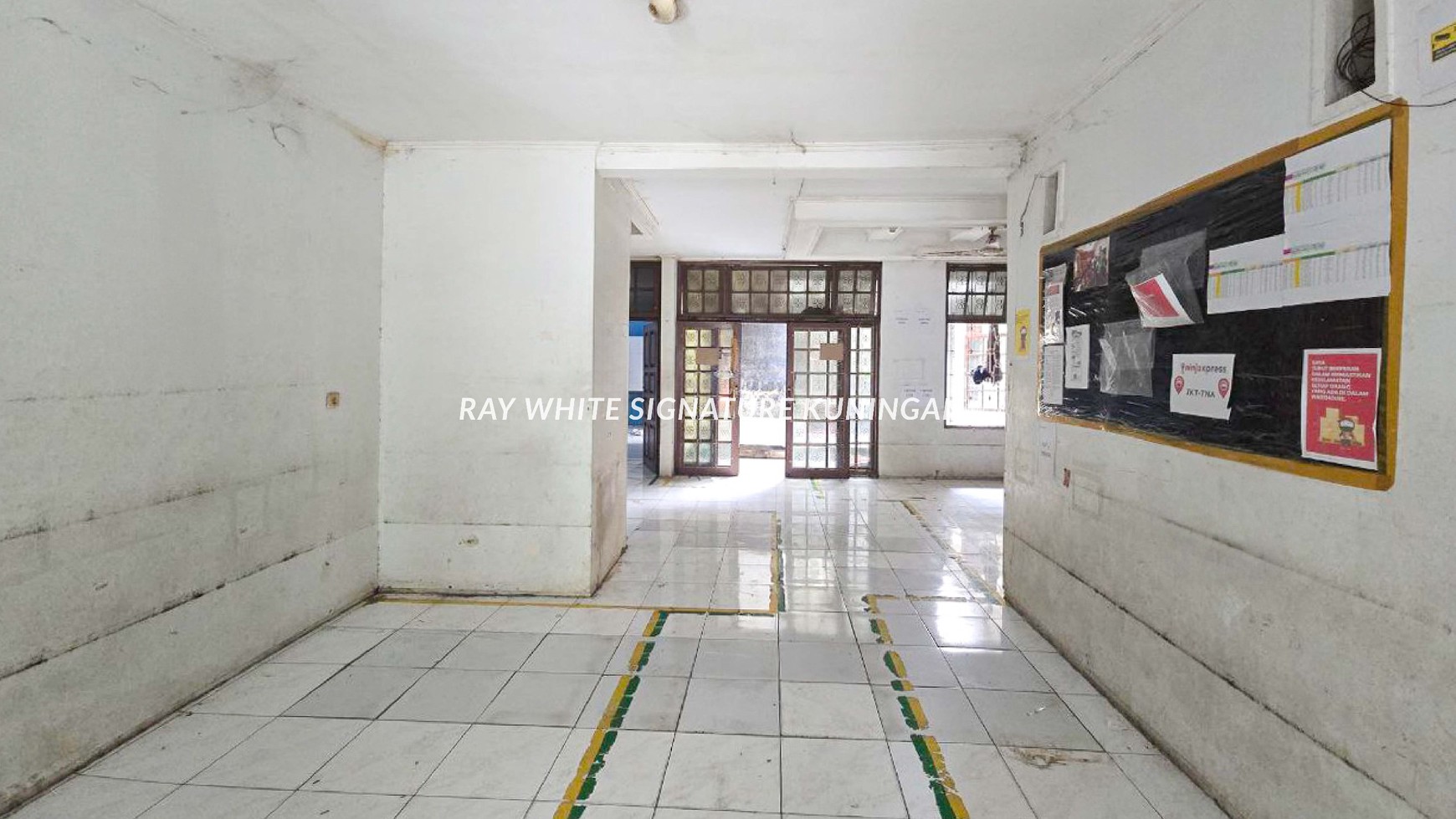 Dijual Rumah Tua 2 Lantai Di Bendungan Hilir Lokasi Bagus