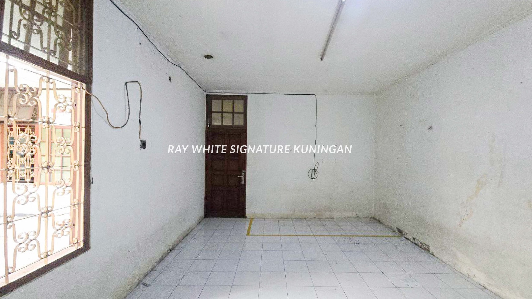 Dijual Rumah Tua 2 Lantai Di Bendungan Hilir Lokasi Bagus