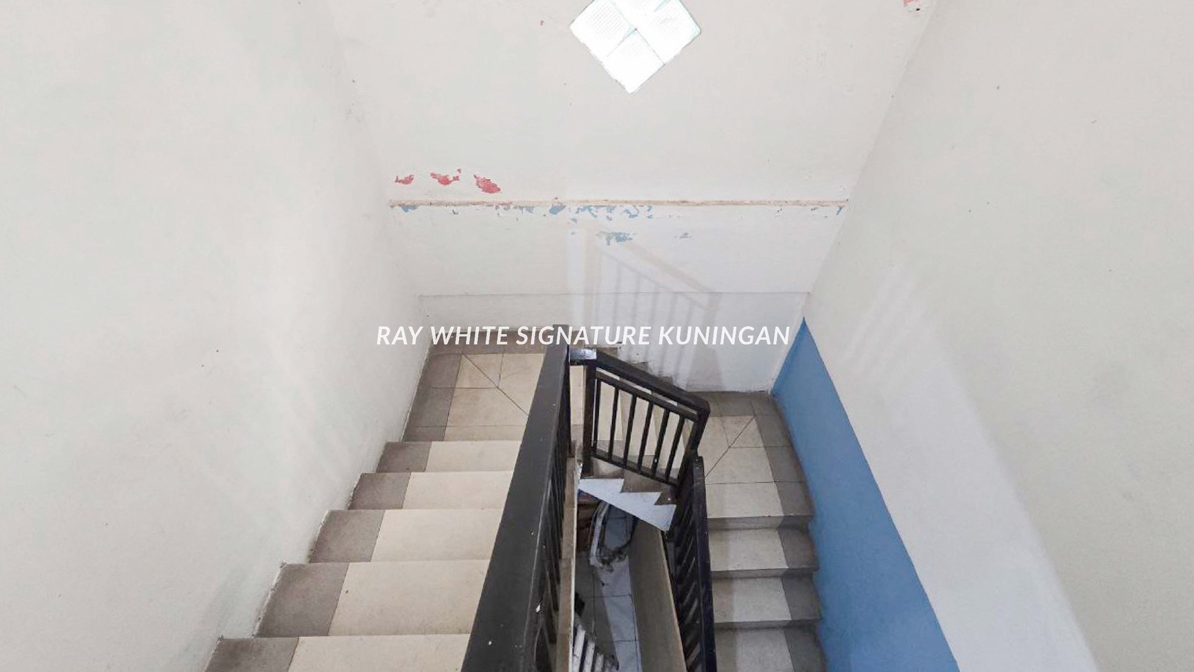 Dijual Rumah Tua 2 Lantai Di Bendungan Hilir Lokasi Bagus