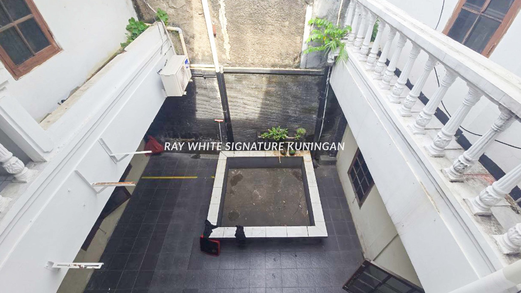 Dijual Rumah Tua 2 Lantai Di Bendungan Hilir Lokasi Bagus