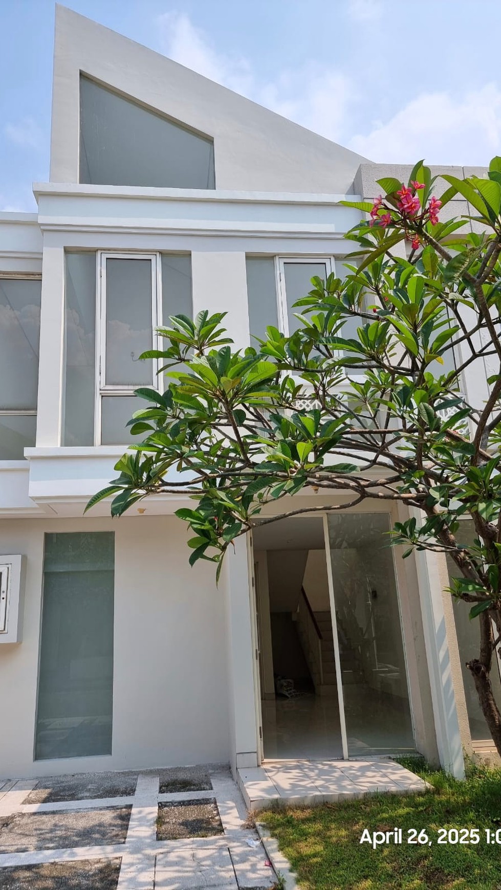 1894. Dijual Rumah Grand Pakuwon Tandes