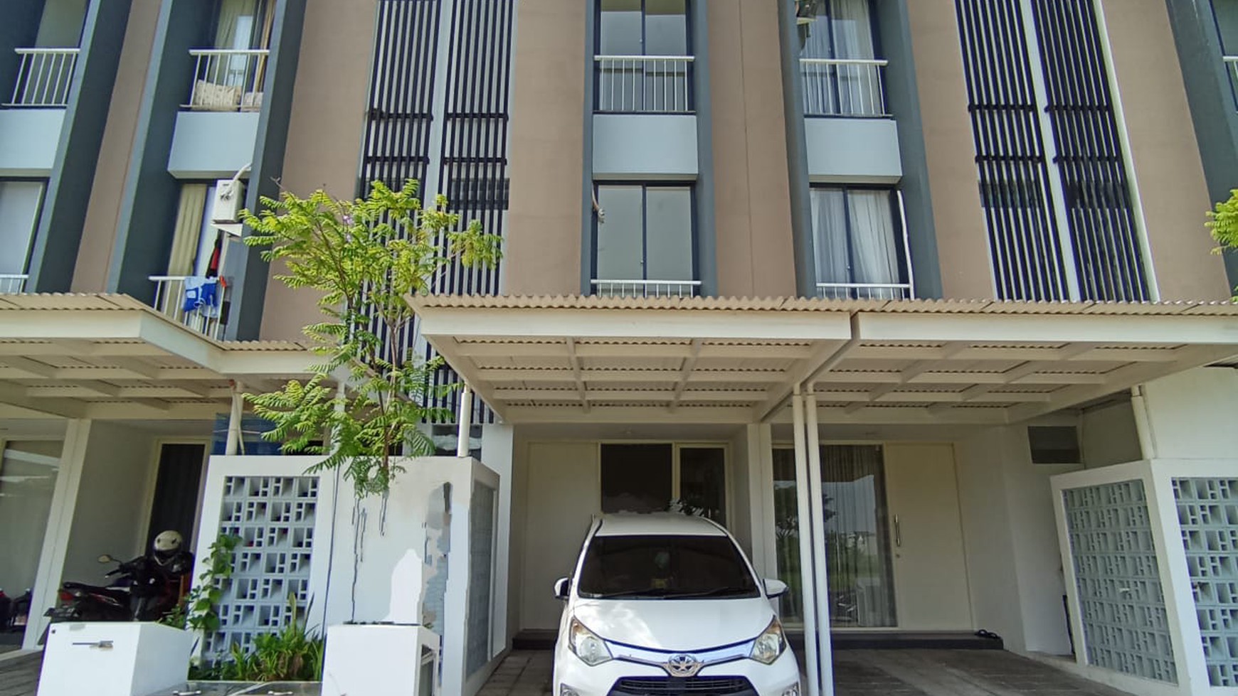 Rumah Cluster Oakwood Royal Residence, Surabaya