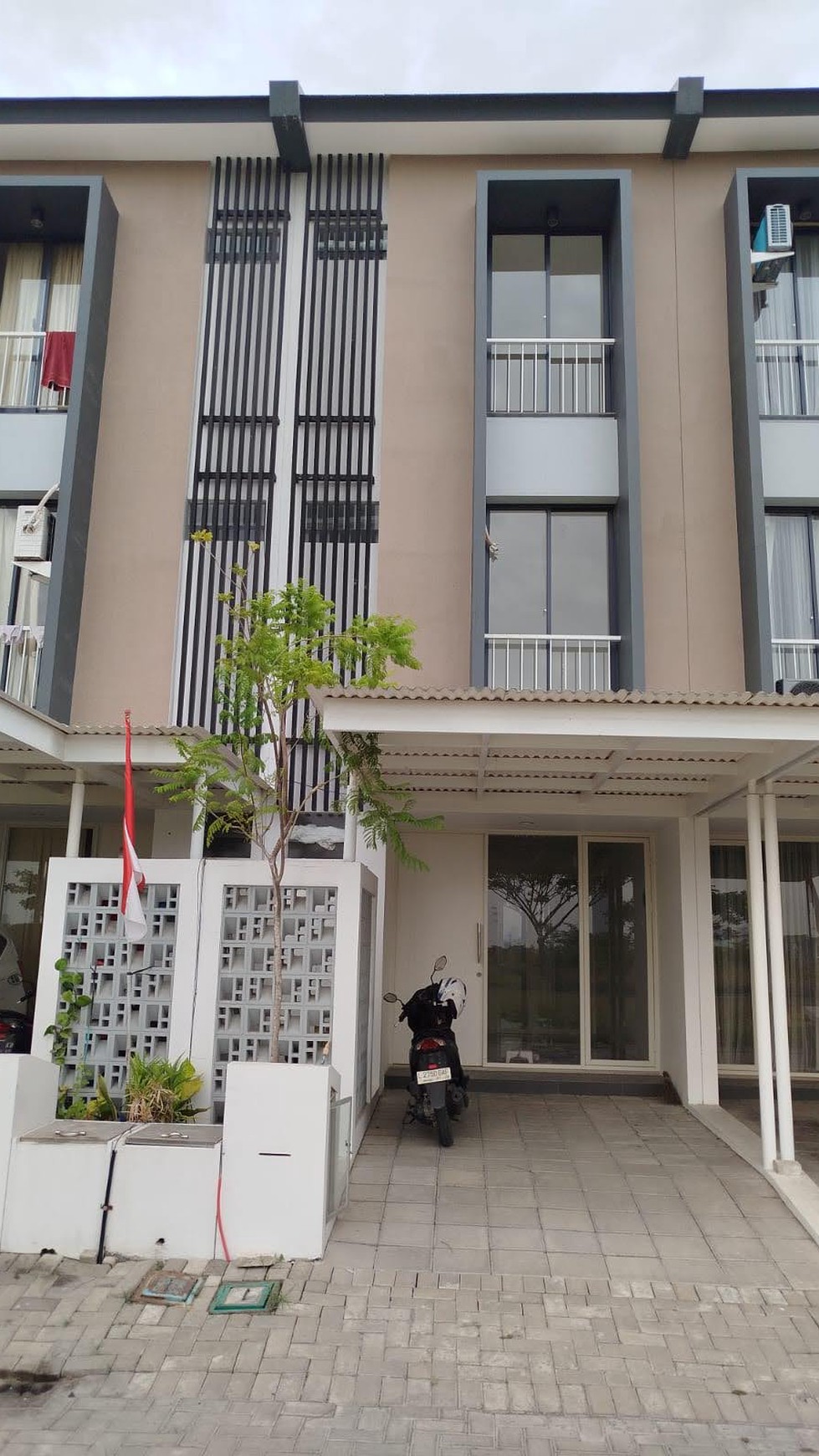 Rumah Cluster Oakwood Royal Residence, Surabaya
