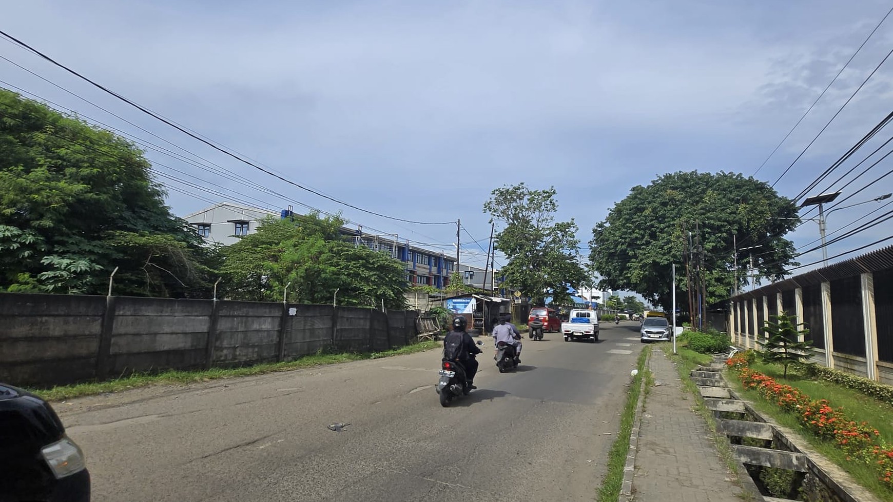 Tanah industri dan Pergudangan luas 20.250 m2 lokasi strategis dekat pintu tol Balaraja barat.