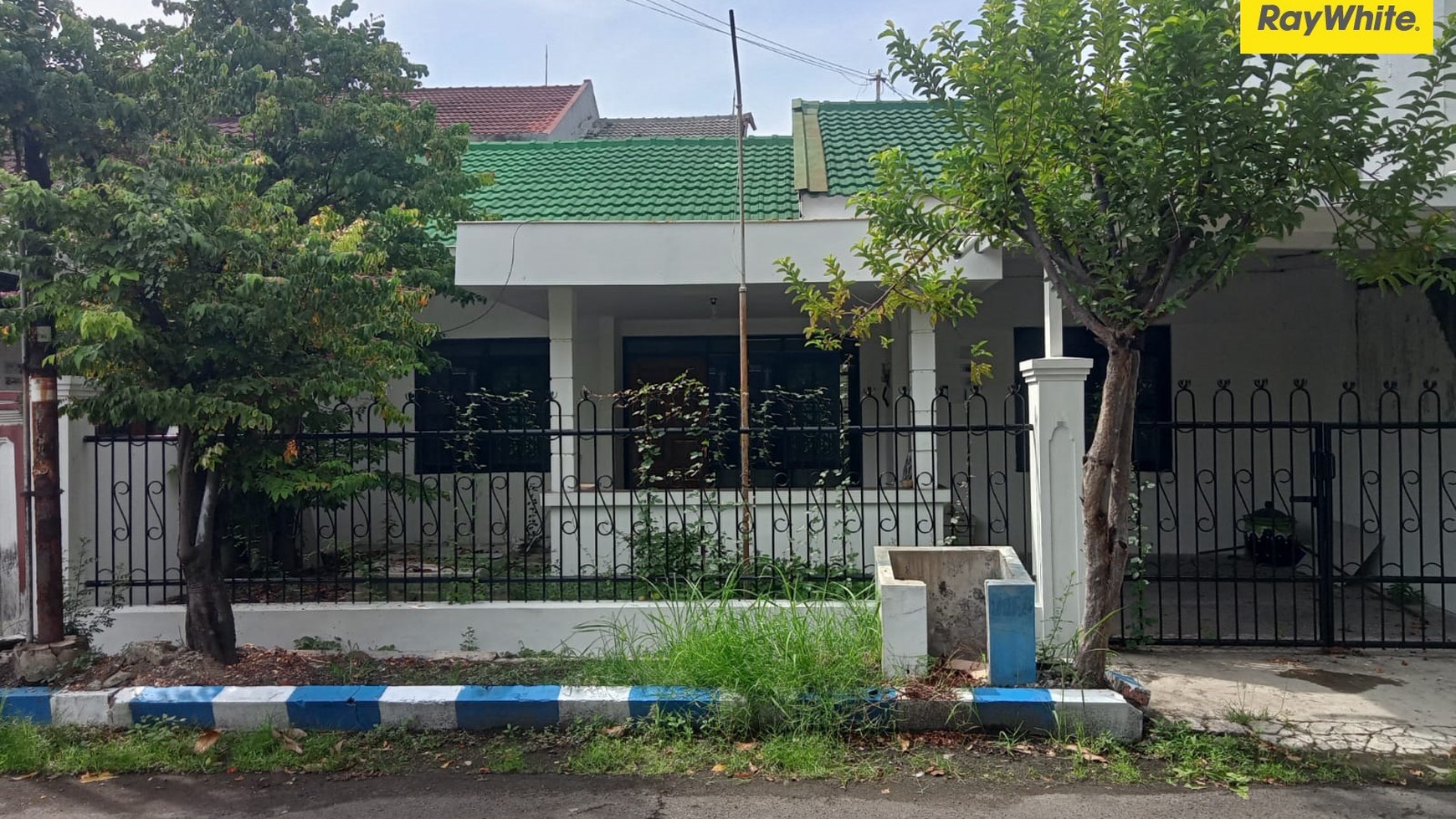 Disewakan Rumah di Baruk Utara Pondok Nirwana Surabaya