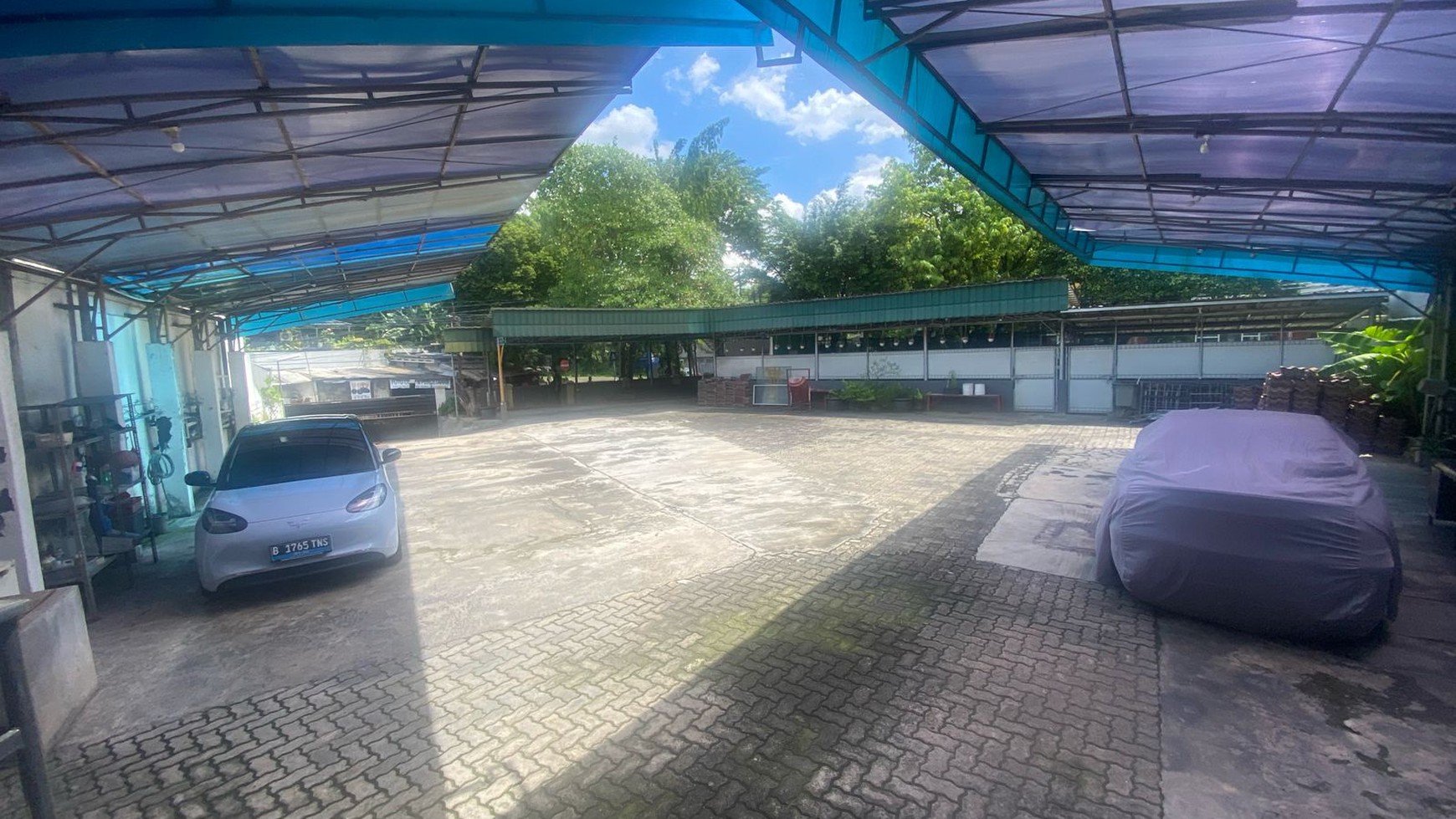 Rumah Luas 2 Lantai Siap Huni dan Cocok Untuk Kumpul Keluarga Besar.