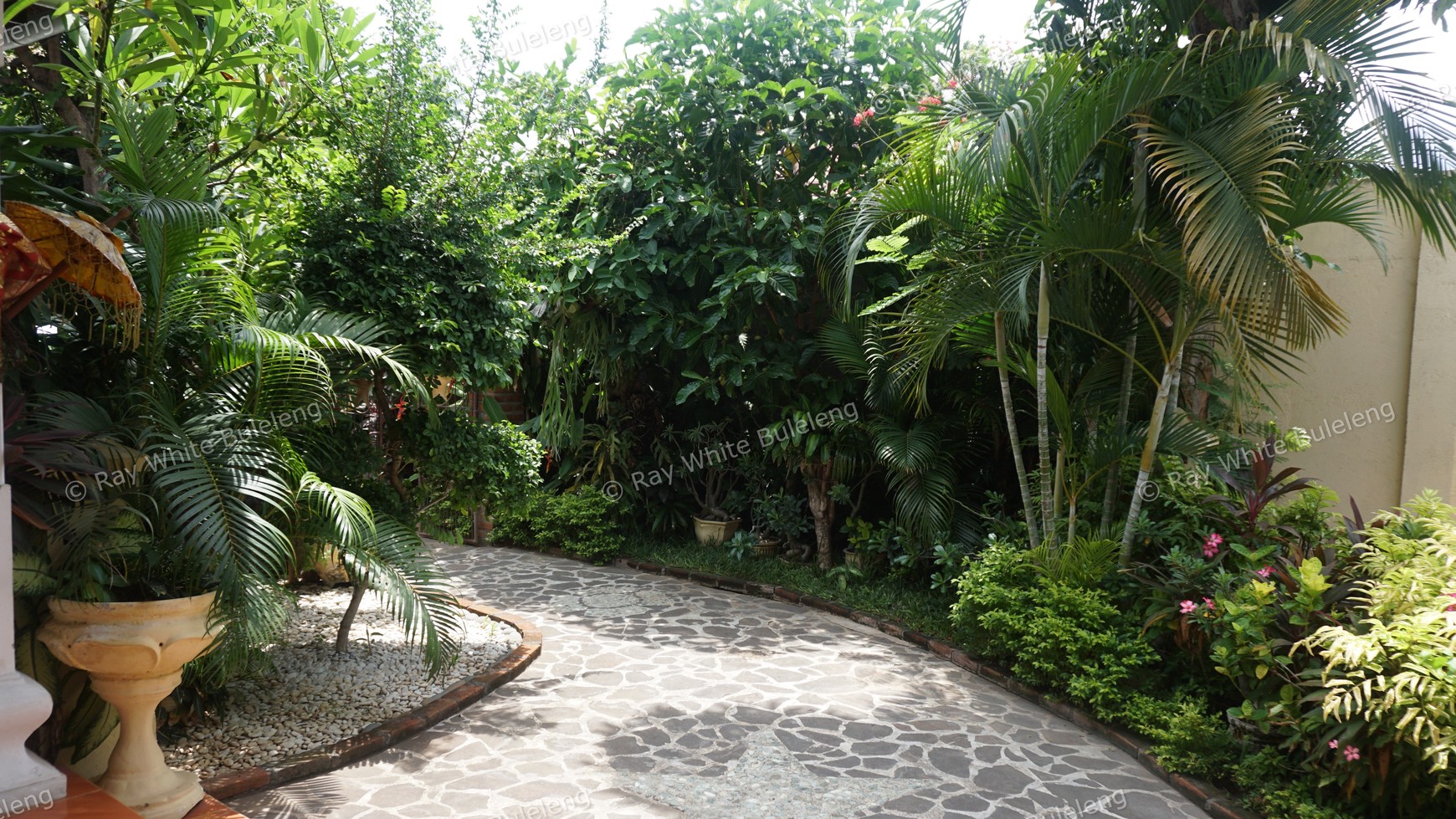 VILLA FOR SALE