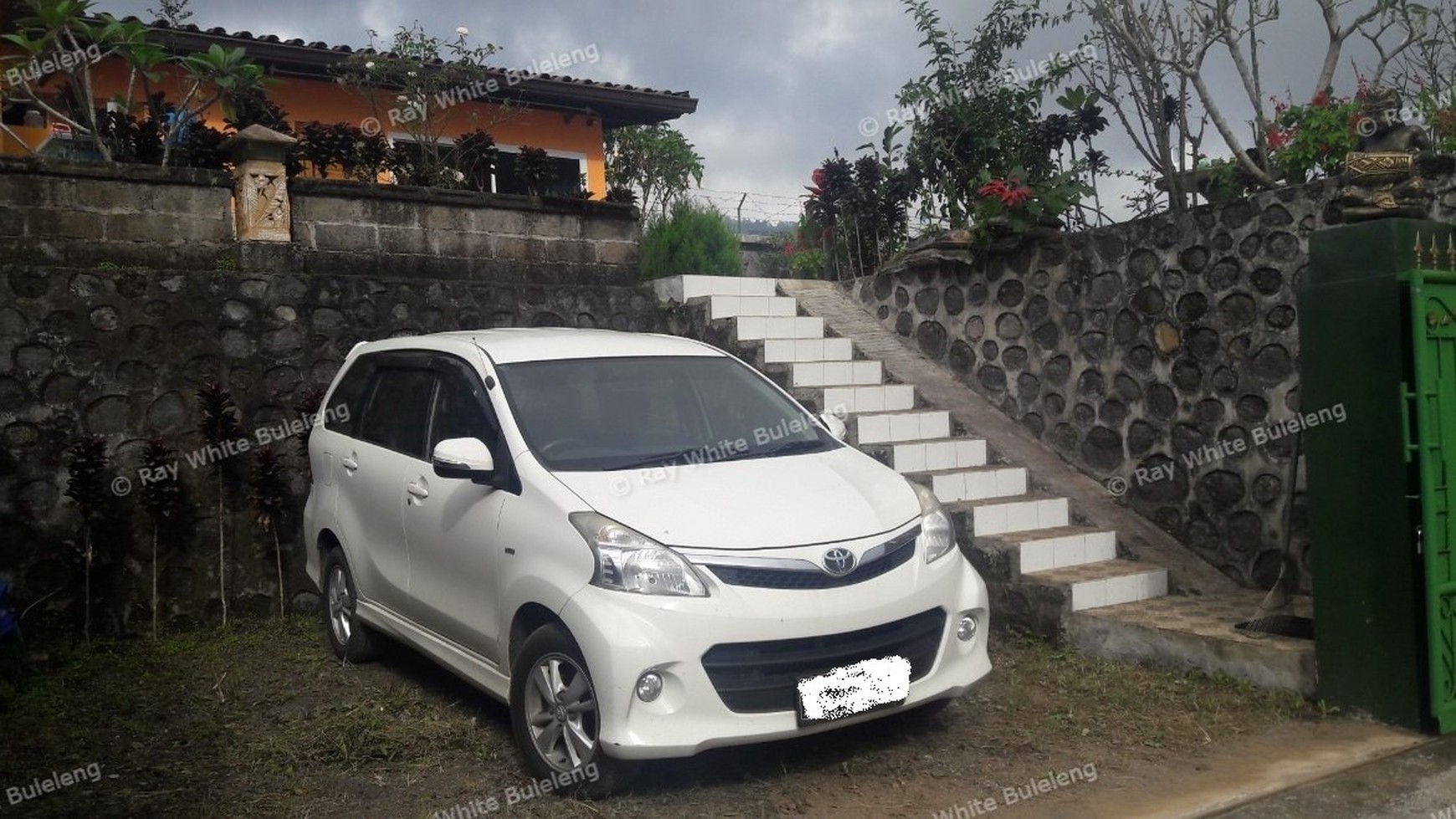 Price Dropped From 1,360,000,000,- To IDR 1,080,000,000,-. Freehold Land (With IMB) For Sale (+Bonus Guesthouse)