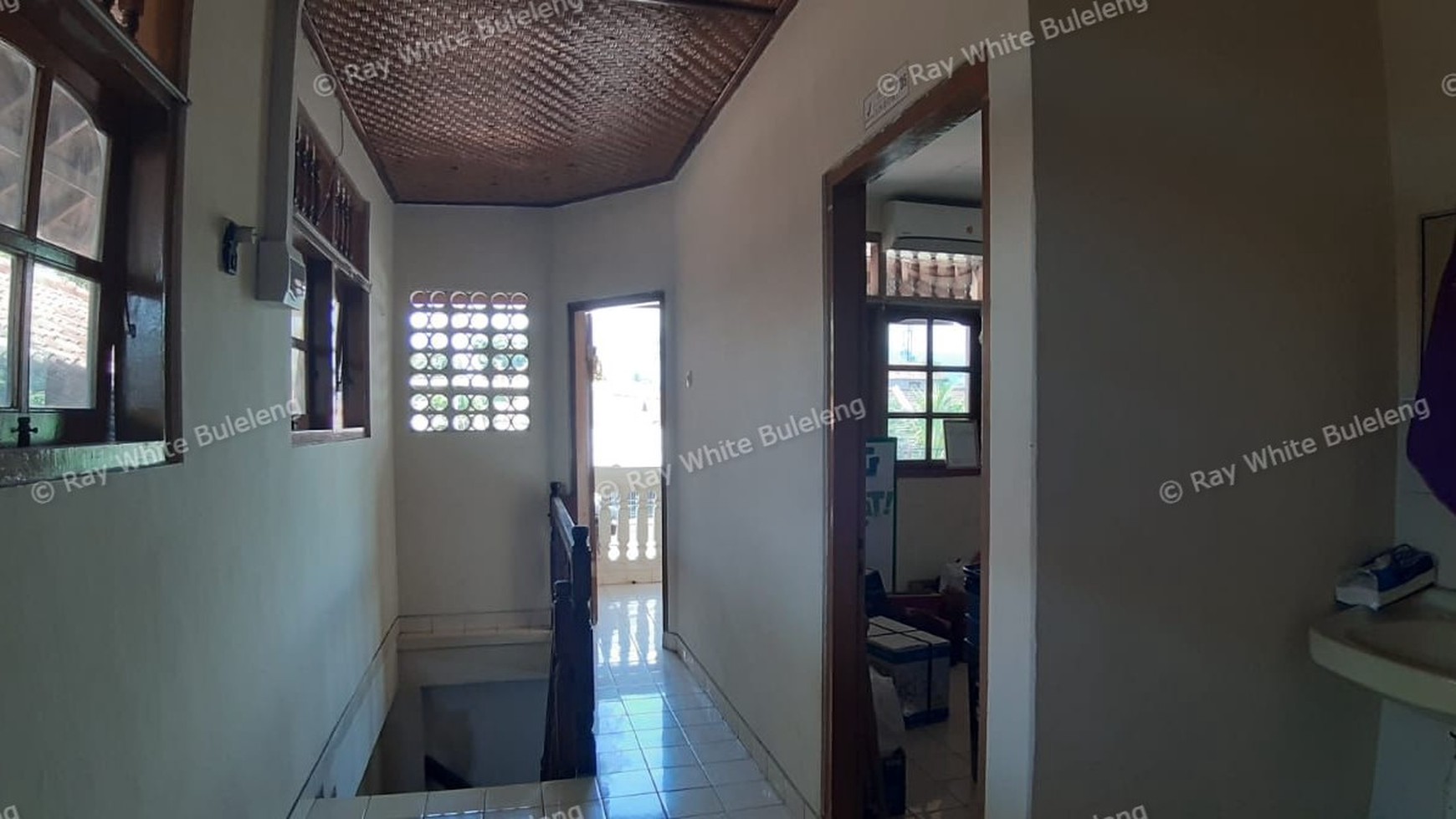 HOUSE FOR SALE IN DOWNTOWN SINGARAJA