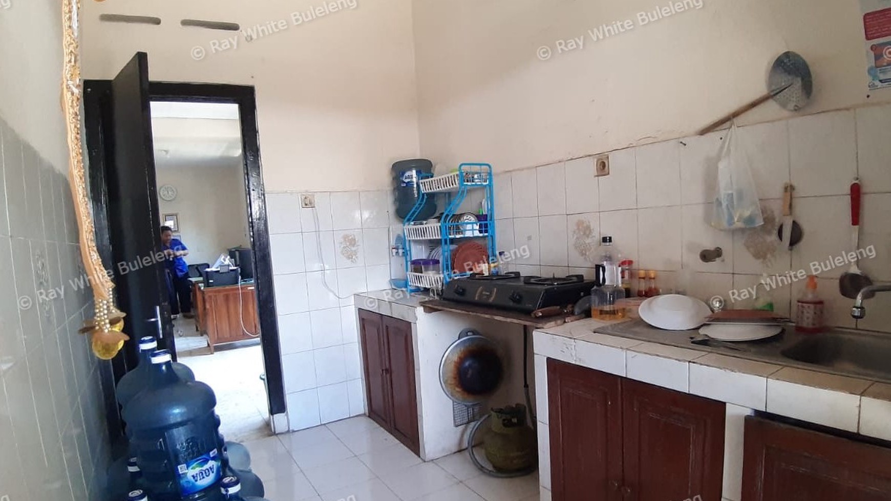 HOUSE FOR SALE IN DOWNTOWN SINGARAJA