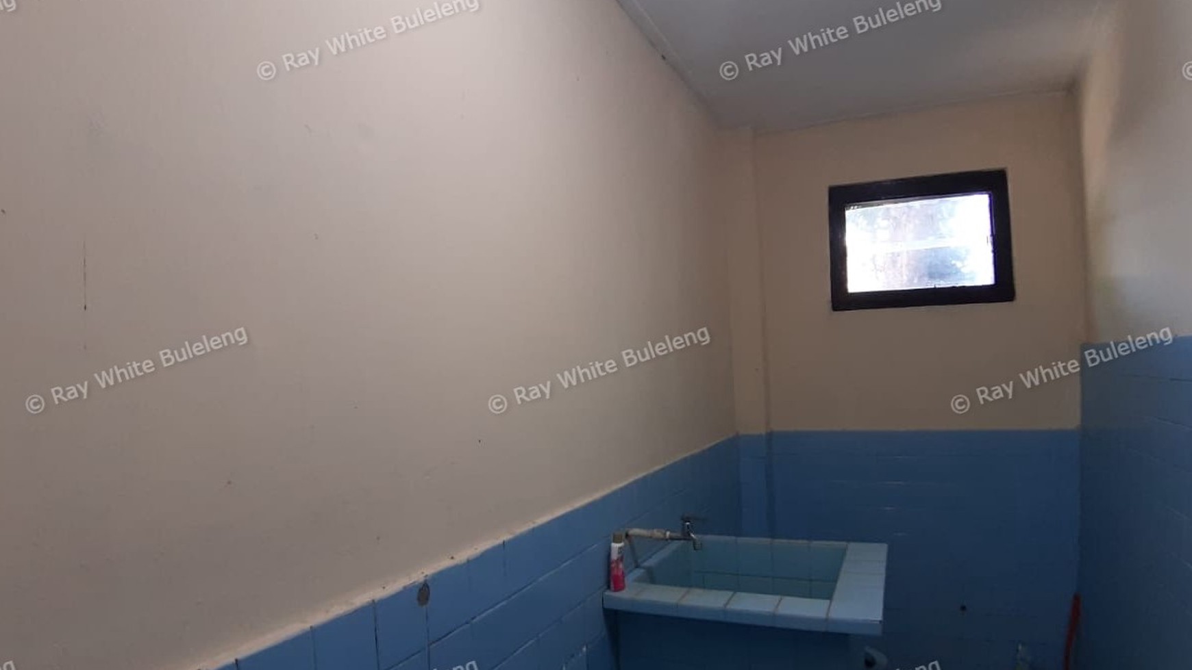HOUSE FOR SALE IN DOWNTOWN SINGARAJA