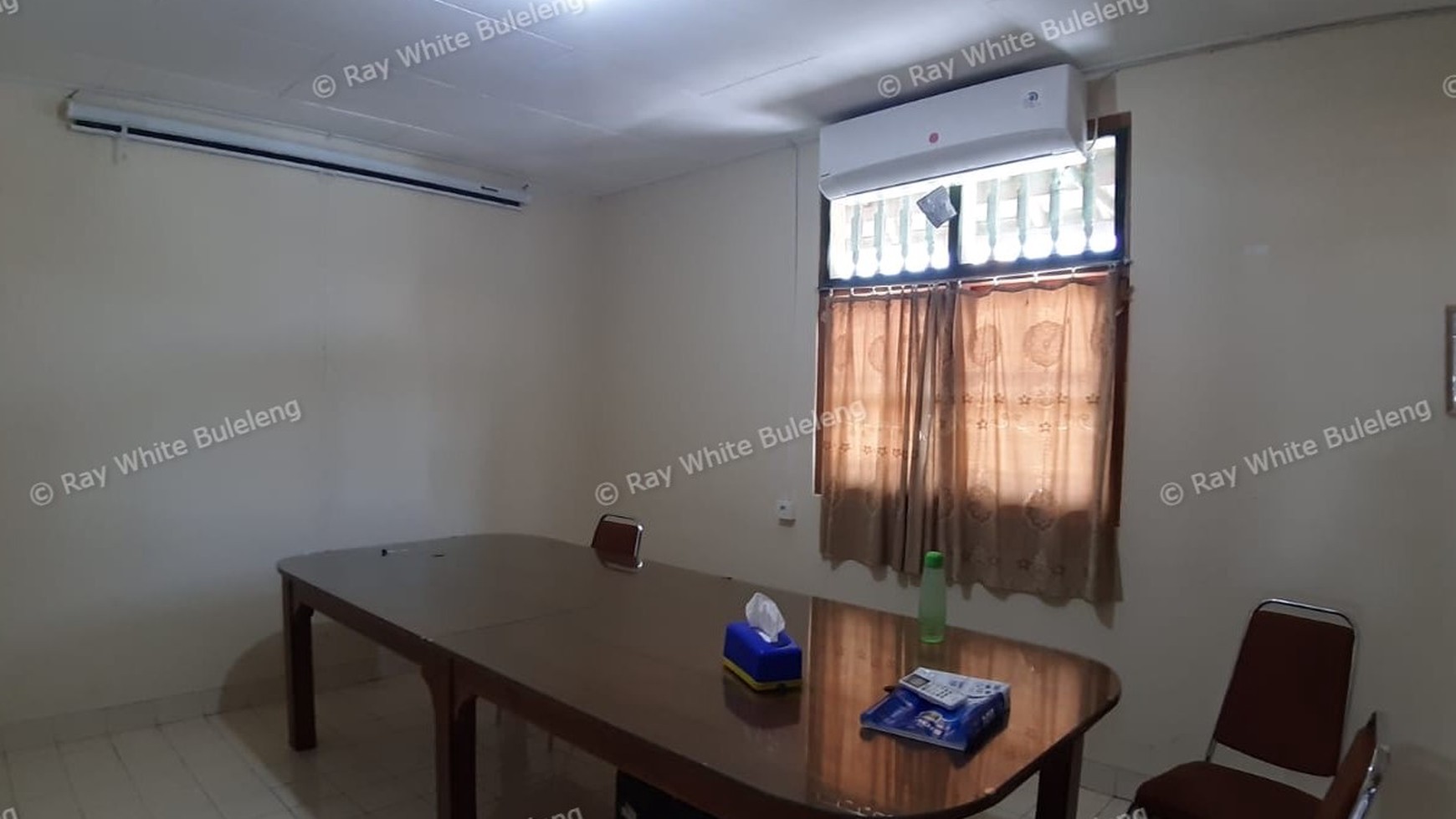 HOUSE FOR SALE IN DOWNTOWN SINGARAJA