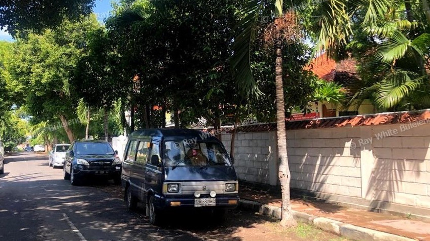 HOUSE FOR SALE IN DOWNTOWN SINGARAJA