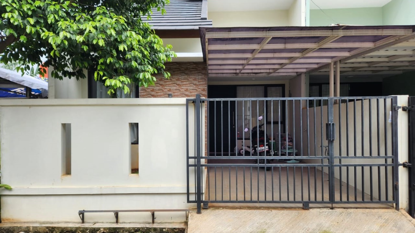 Rumah Minimalis Bagus Siap Huni di Puri Bintaro Hijau Pondok Aren Tangerang Selatan.