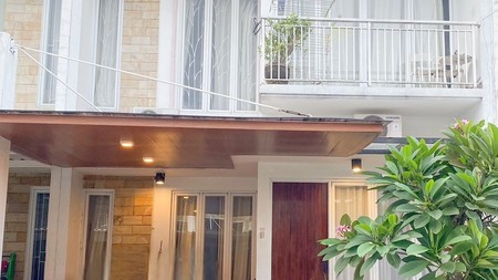 Termurah. Rumah modern minimalis Tria Adara Residence, Ciputat