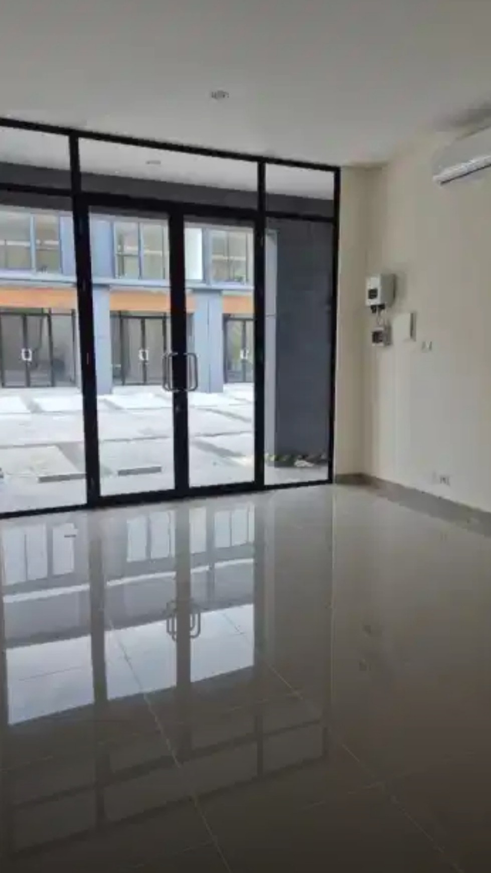 Rent. Ruko brand new di ruko Hampton Avenue, Gading Serpong