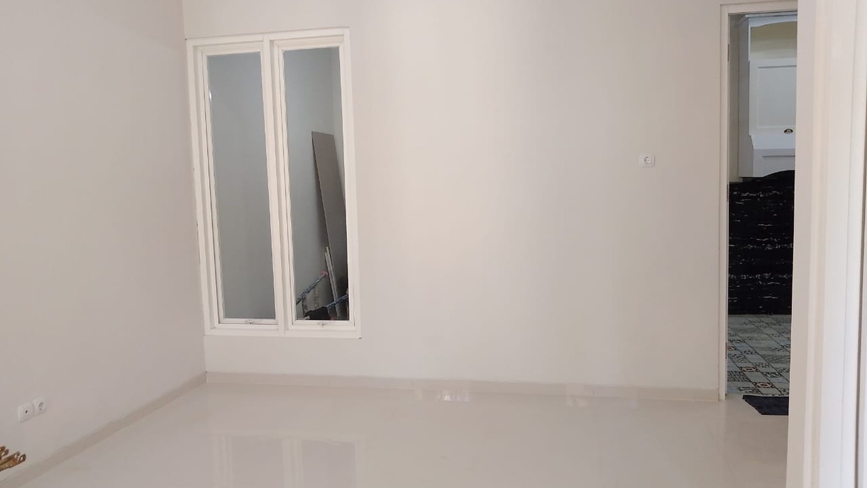Dijual rumah bagus 2 lantai di wisata semanggi Surabaya Timur