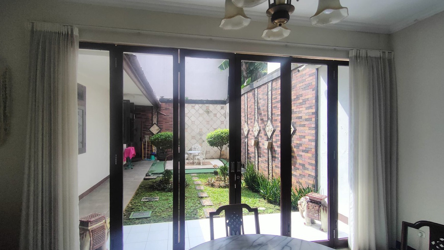 RUMAH HOMEY & STRATEGIS DI PEJATEN, DEKAT KEMANG, CILANDAK