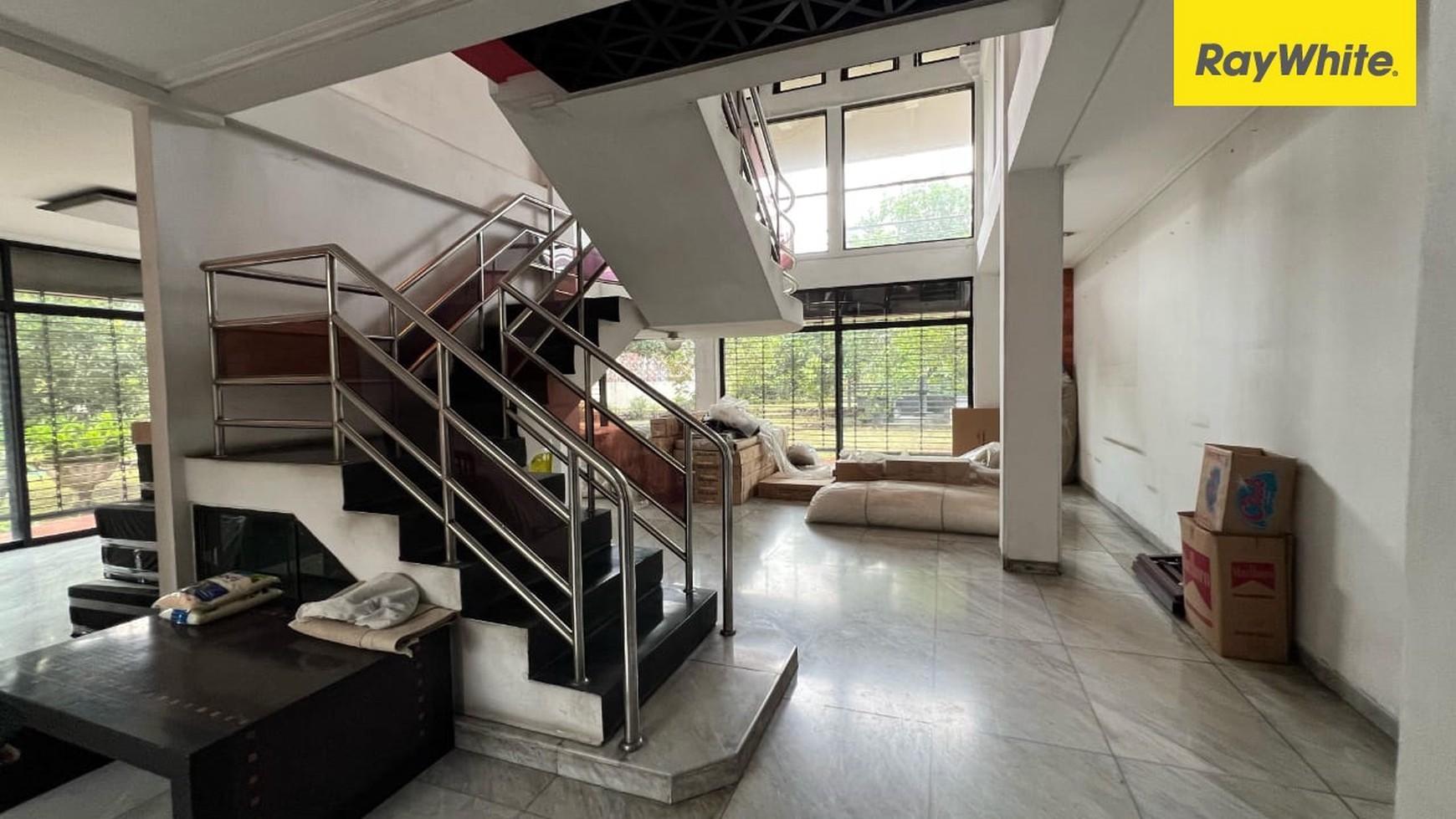 Dijual Rumah 3 lantai di Jl Raya Kupang Baru Surabaya