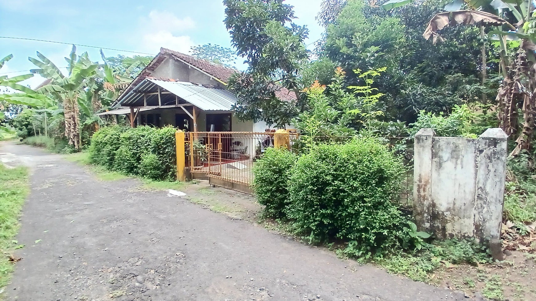 Rumah Tinggal Dengan Lingkungan Asri Dekat Candi Prambanan Tamanmartani Kalasan Sleman