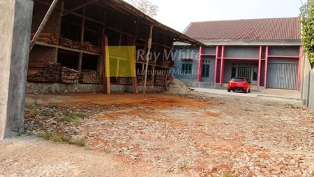 Dijual Rumah ex panglong kayu di Dusun Taman Sari