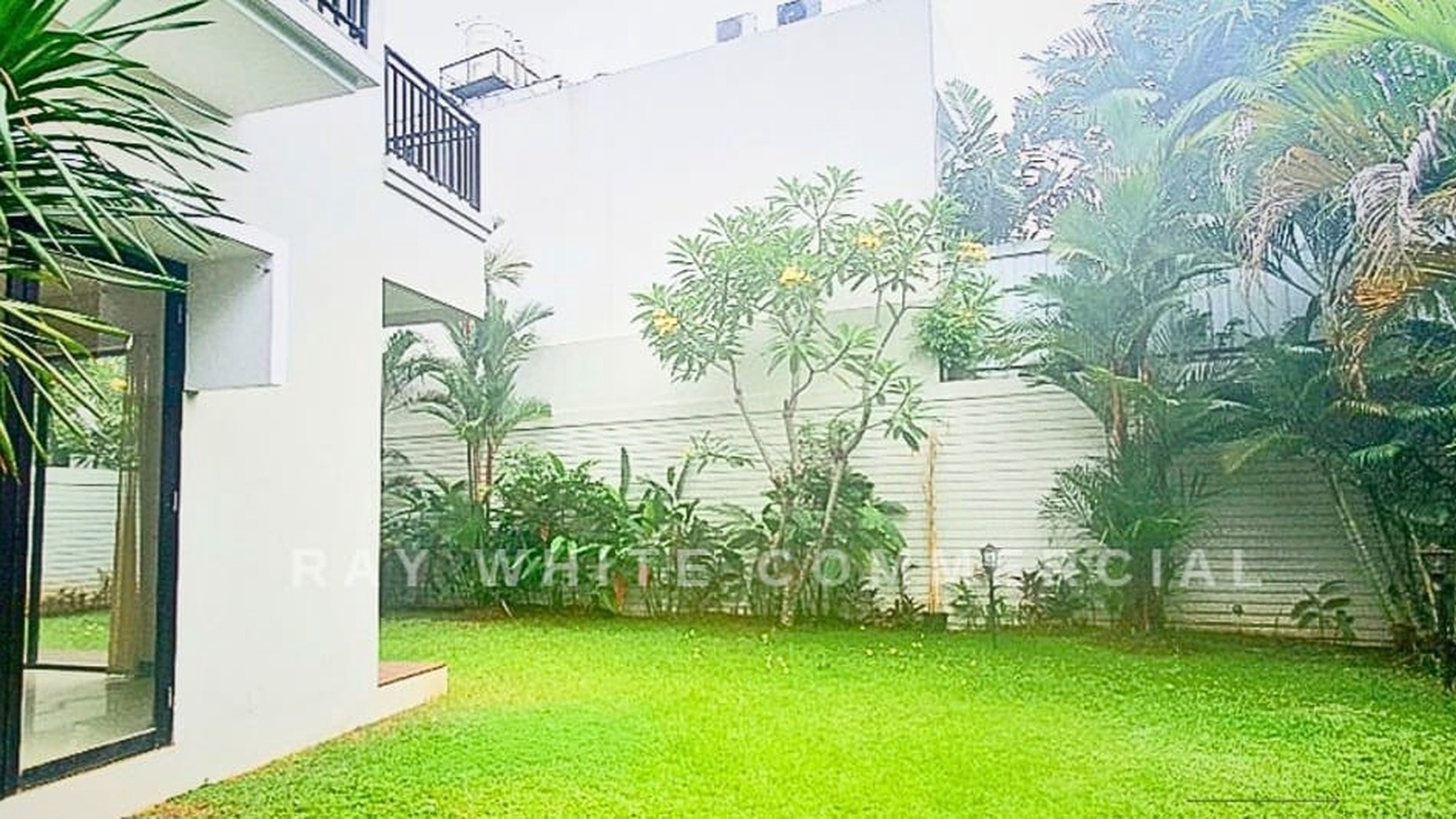 Rumah Modern Minimalis 2 lantai, New Remodelling, dengan Lokasi Elite dan nyaman di Jl. Teladan Raya. Cilandak, Jakarta Selatan.