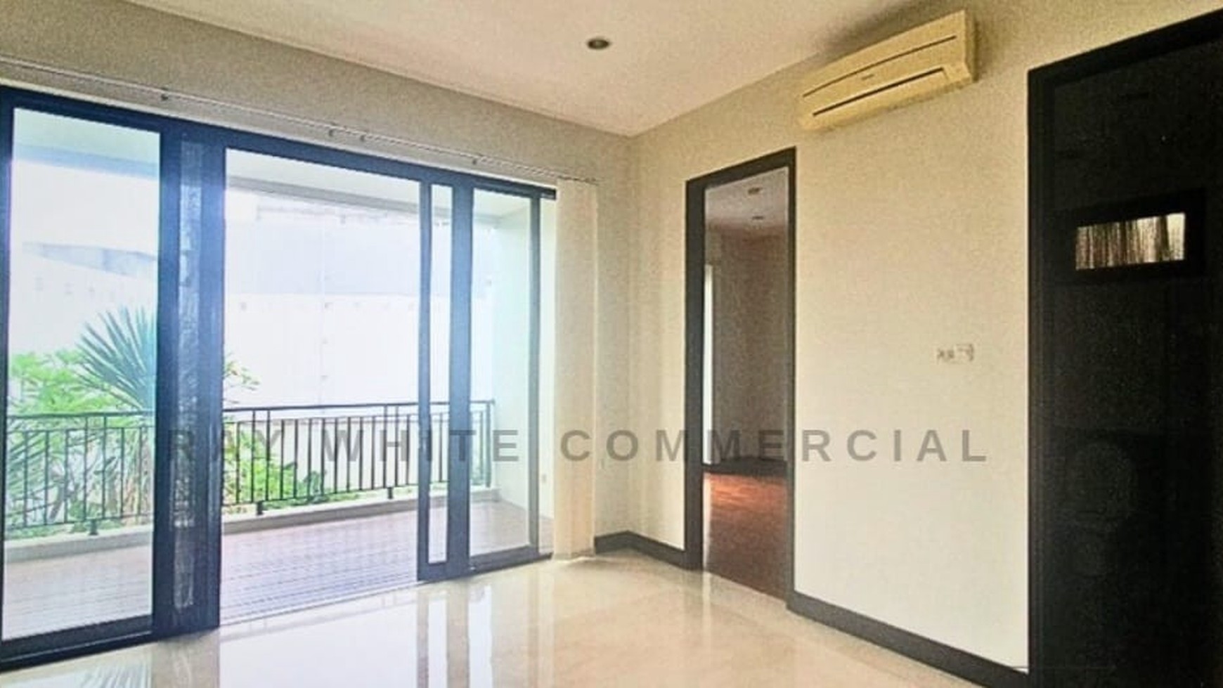 Rumah Modern Minimalis 2 lantai, New Remodelling, dengan Lokasi Elite dan nyaman di Jl. Teladan Raya. Cilandak, Jakarta Selatan.