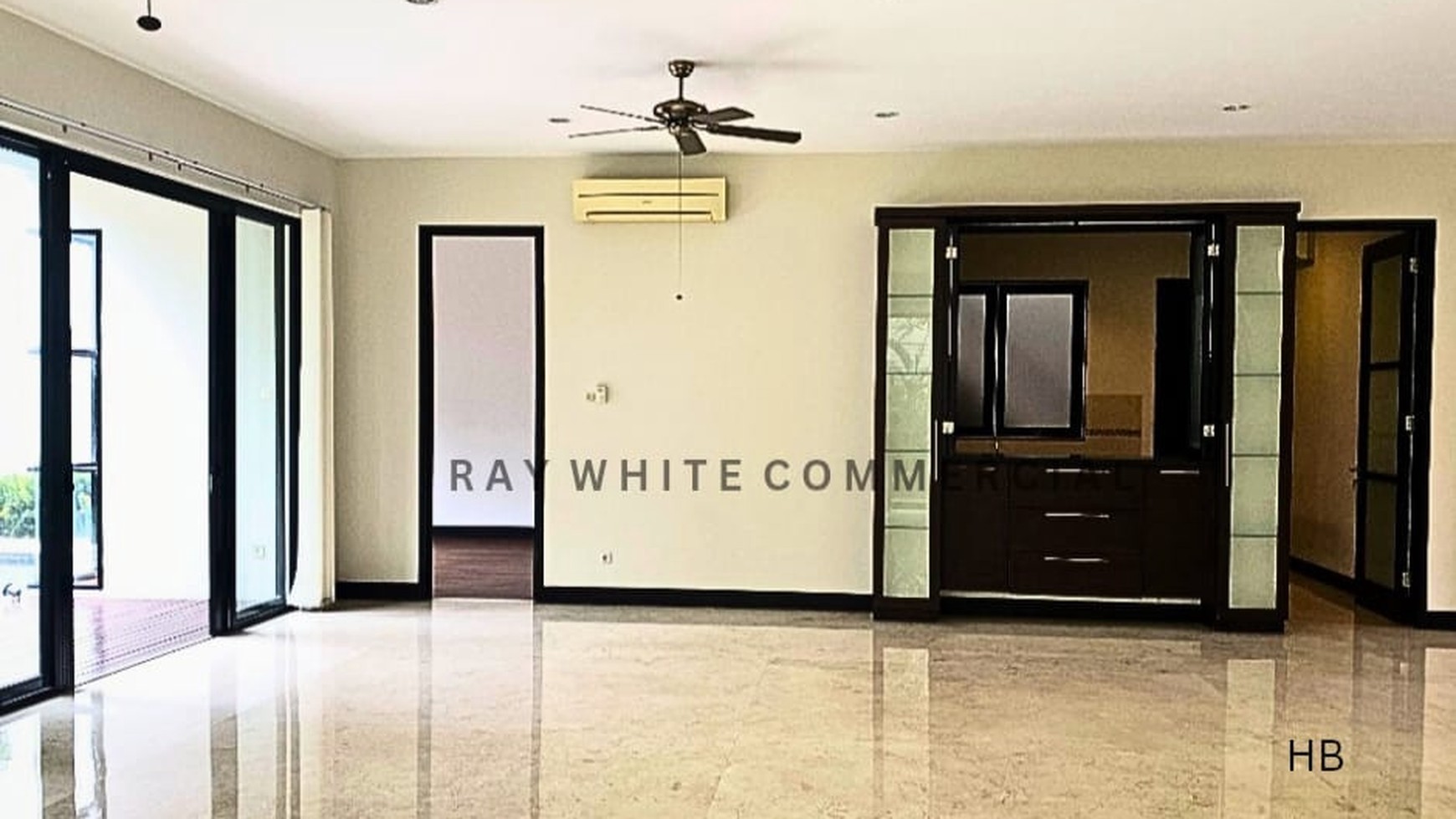 Rumah Modern Minimalis 2 lantai, New Remodelling, dengan Lokasi Elite dan nyaman di Jl. Teladan Raya. Cilandak, Jakarta Selatan.