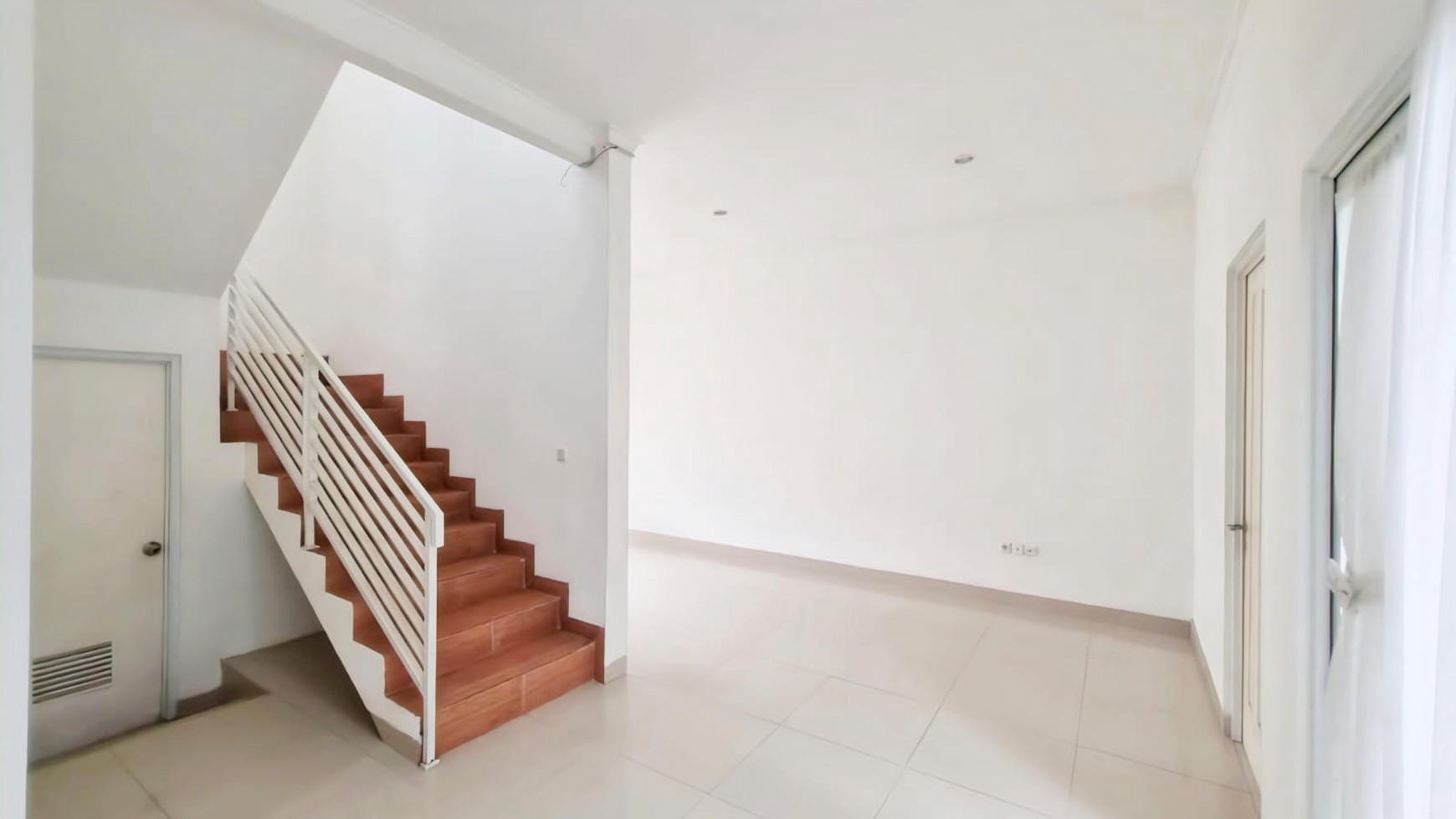 Rumah Bagus Di River Park Bintaro Jaya Sektor 8