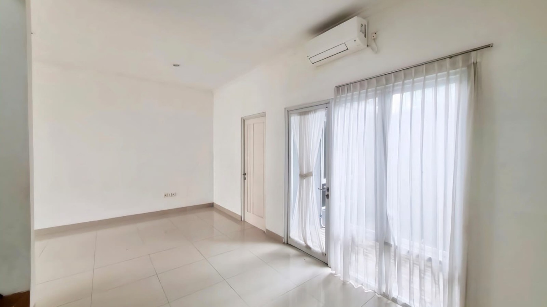 Rumah Bagus Di River Park Bintaro Jaya Sektor 8