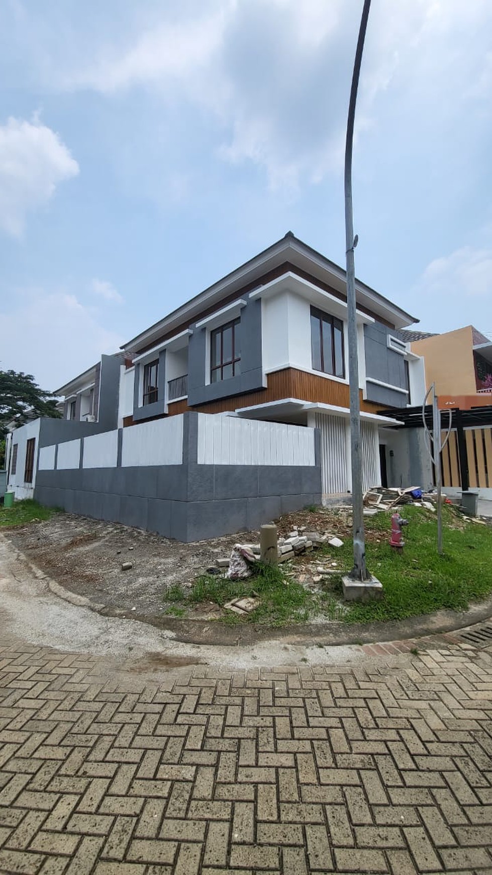 Rumah Bagus Di Discovery Fiore Bintaro Jaya Sektor 9