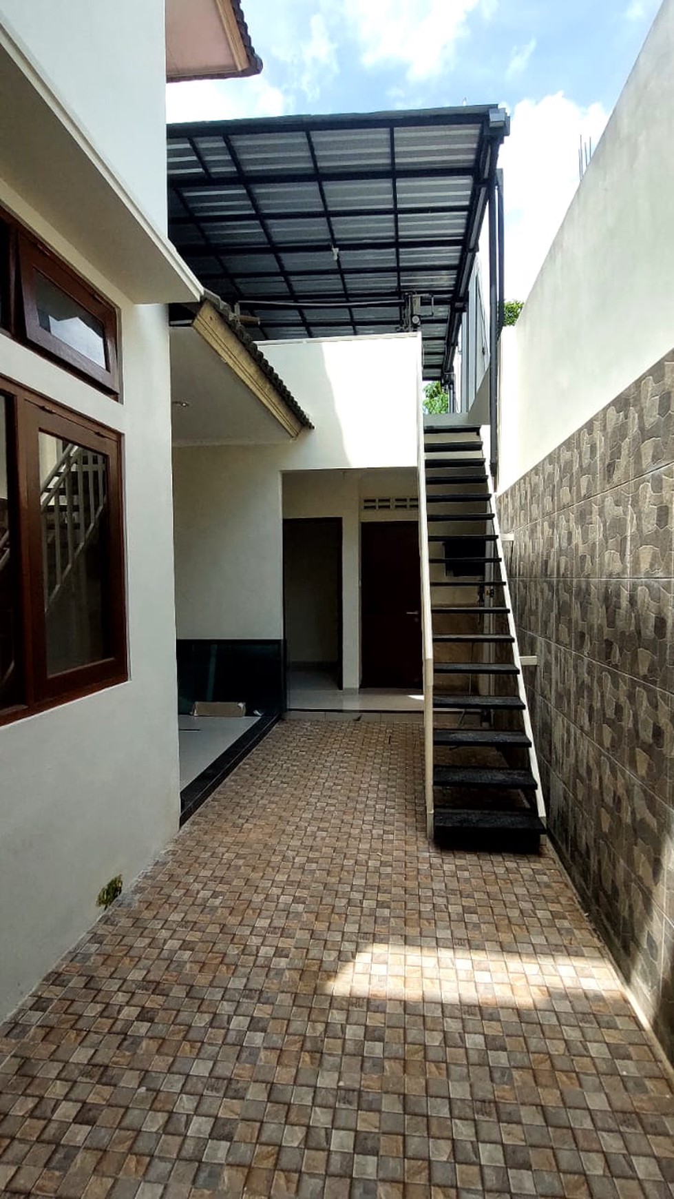 Rumah 2 lantai Dalam Perum Jambon Residence Kricak Tegalrejo Yogyakarta
