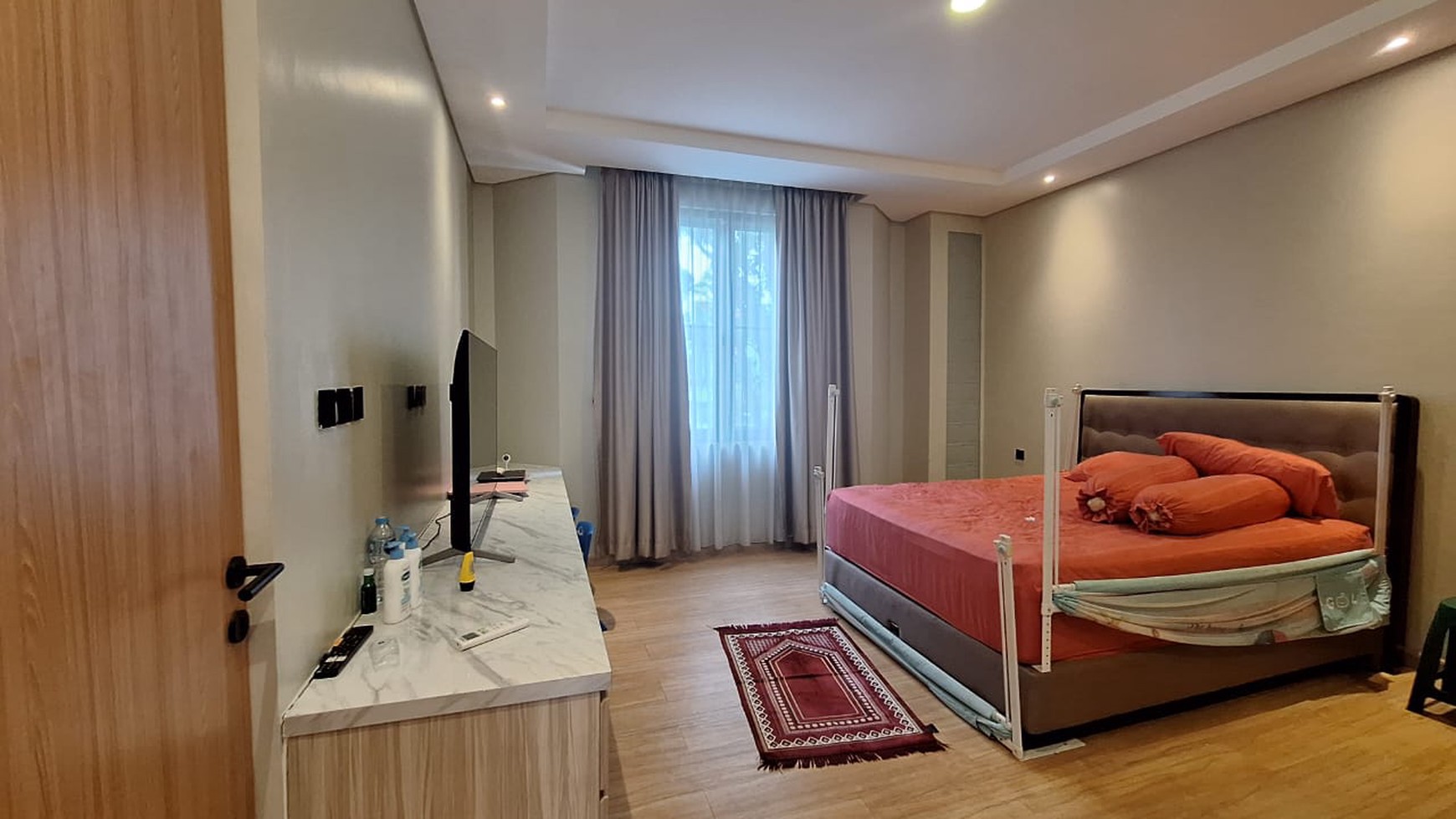 Rumah Bagus Di Mahagoni Park Graha Raya Bintaro Jaya